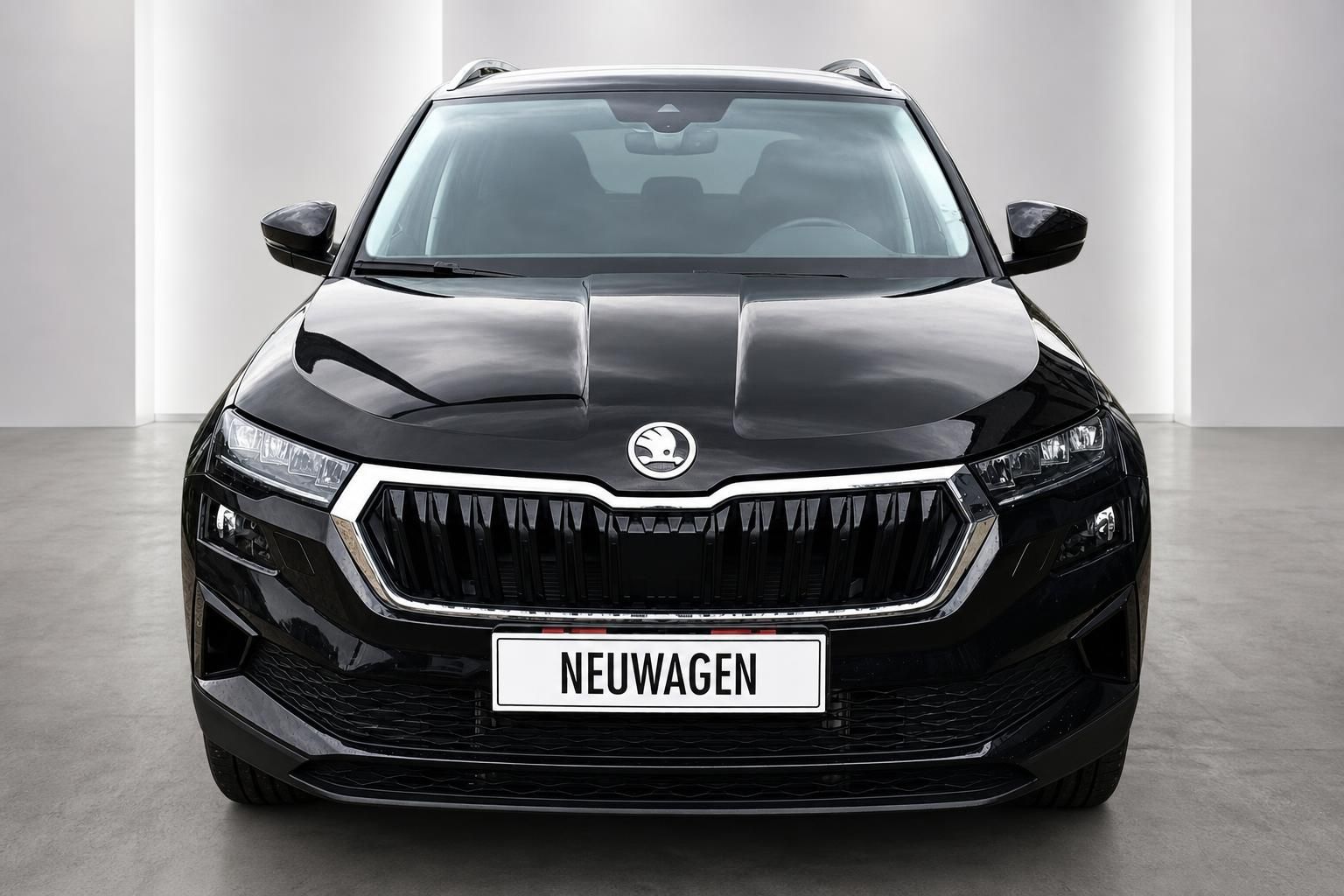 Skoda Karoq schwarz Frontansicht Kühlergrill Neuwagen