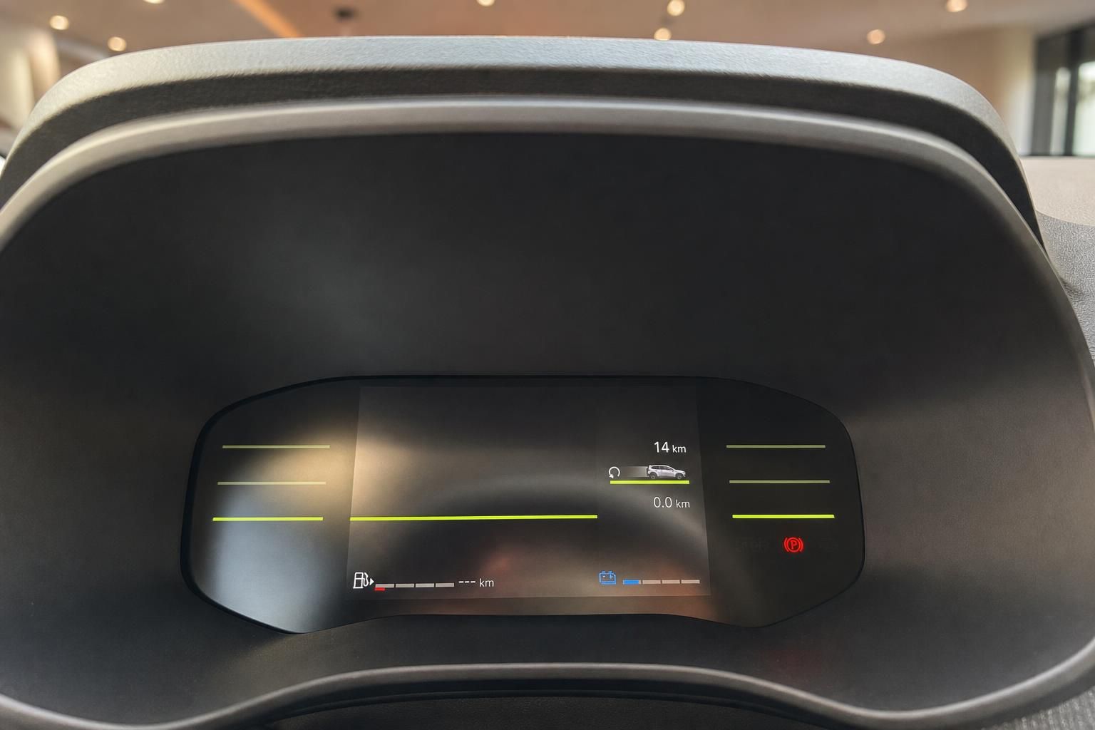 Digitales Armaturenbrett mit Fahrzeug-Cockpit Display und Kilometerstand