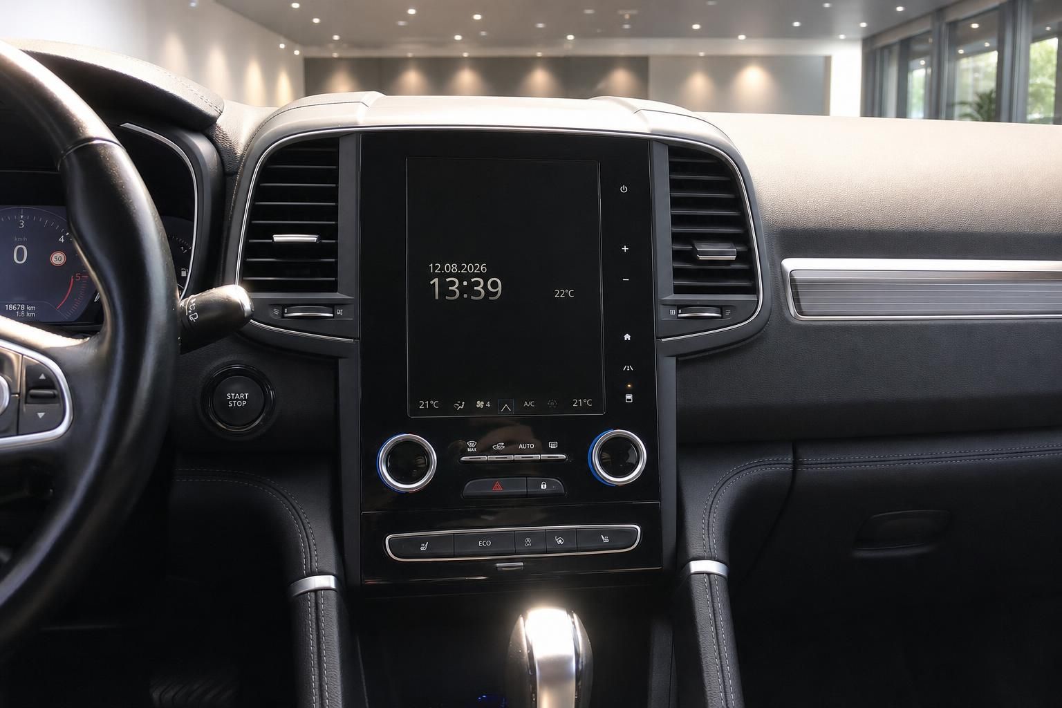 Renault Mittelkonsole mit Touchscreen Display und Klimabedienung im Detail