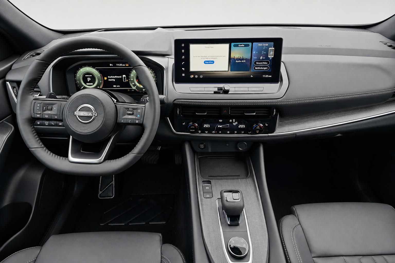 Nissan Cockpit Lenkrad und Multimediadisplay im Gesamtueberblick
