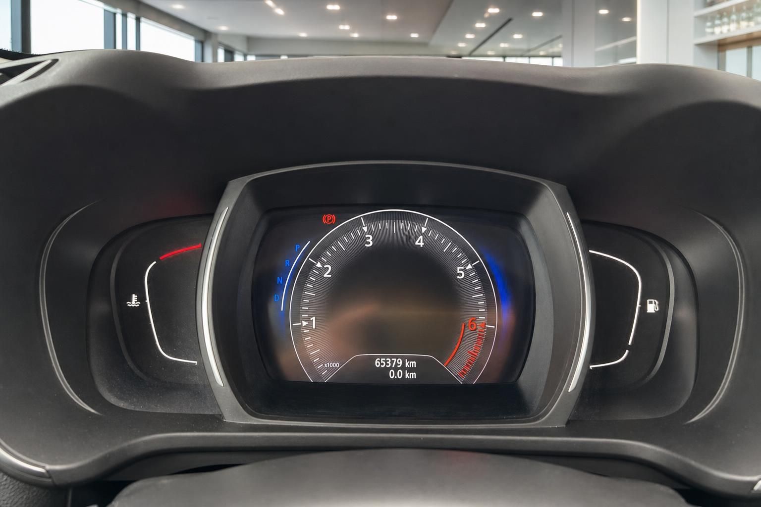 Renault Kombiinstrument mit Drehzahlmesser und Kilometerstand 65379 km