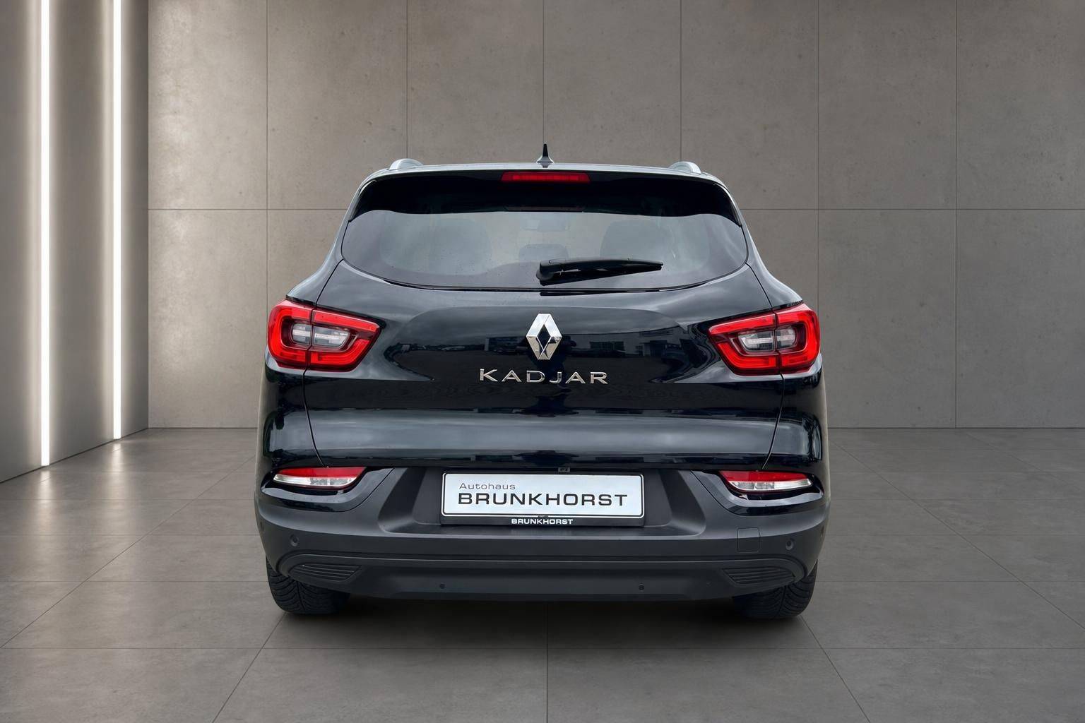 Renault Kadjar schwarz Heckansicht mit Kennzeichenhalter Brunkhorst