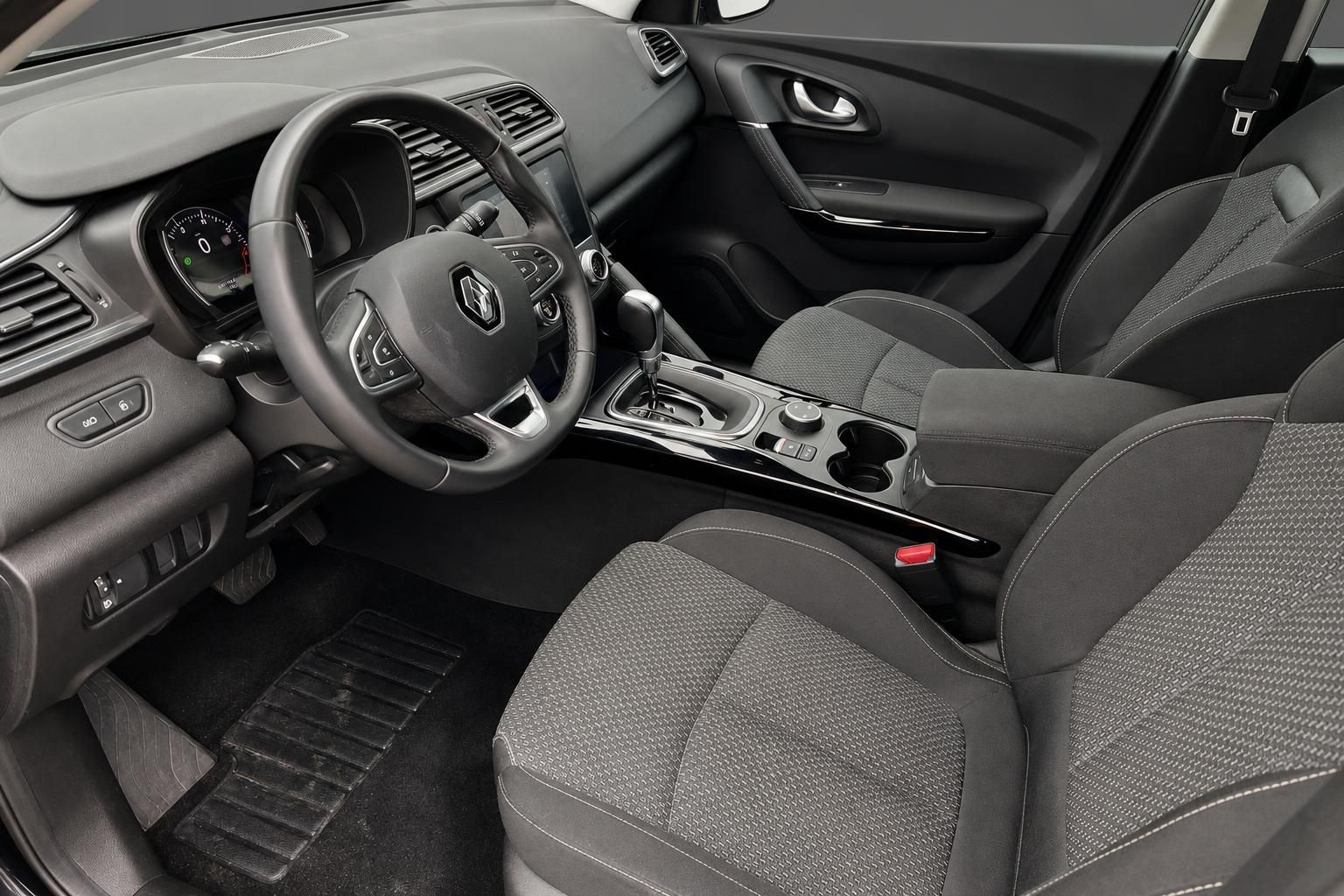 Renault Kadjar Innenraum Cockpit und Vordersitze Ansicht