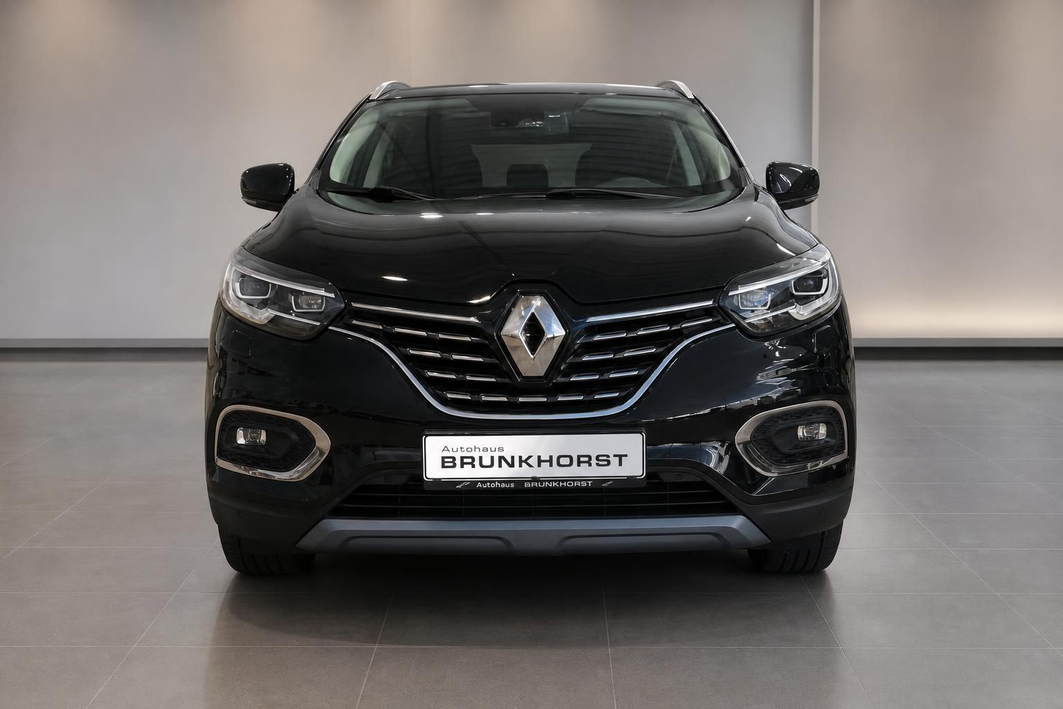 Renault Kadjar schwarz Frontansicht im Autohaus Brunkhorst
