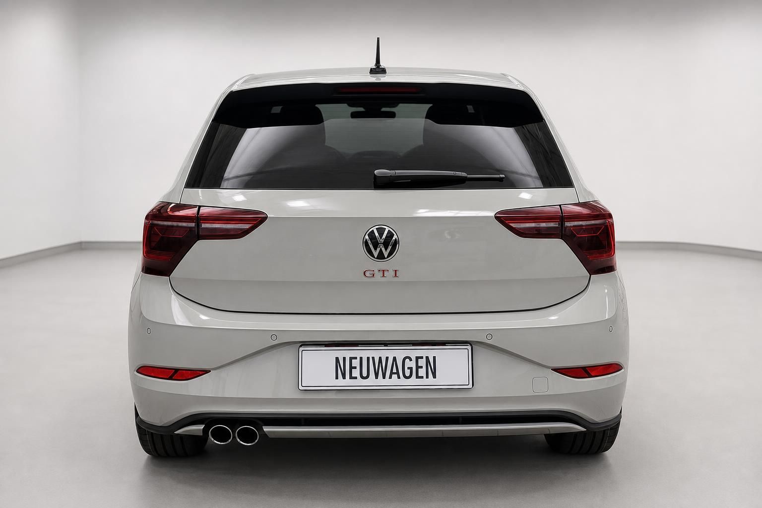 Volkswagen Polo GTI weiß Heckansicht mit Doppelendrohr und Rückleuchten