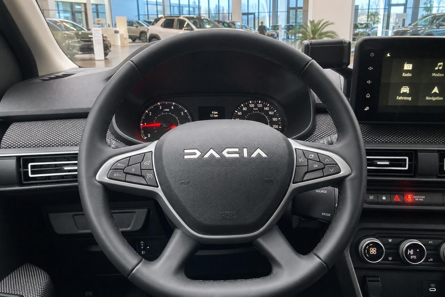 Dacia Sandero - Bild 13 von 15