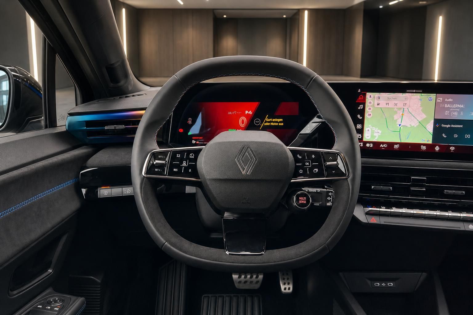 Renault Innenraum mit digitalem Cockpit, Lenkrad und Touchscreen-Infotainment