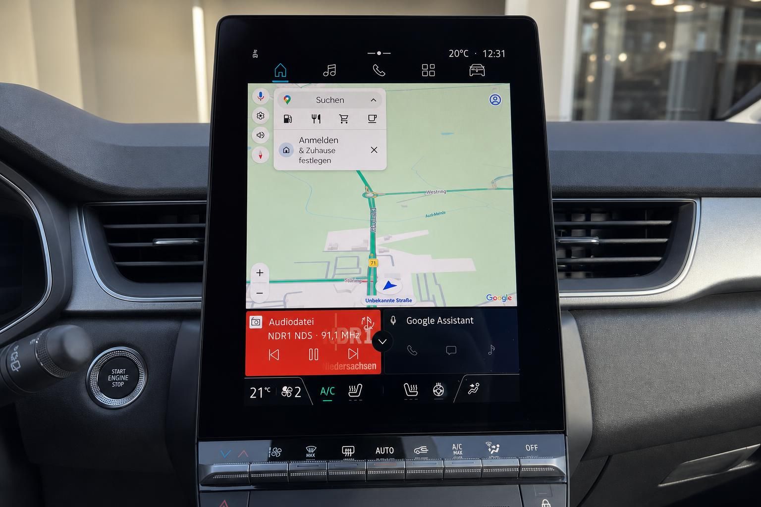 Renault Fahrzeug Infotainment-System Touchscreen mit Google Maps Navigation