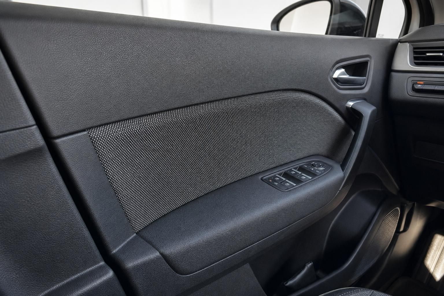 Renault Fahrzeug Innenraum Türverkleidung mit Fensterheber und Lautsprecher