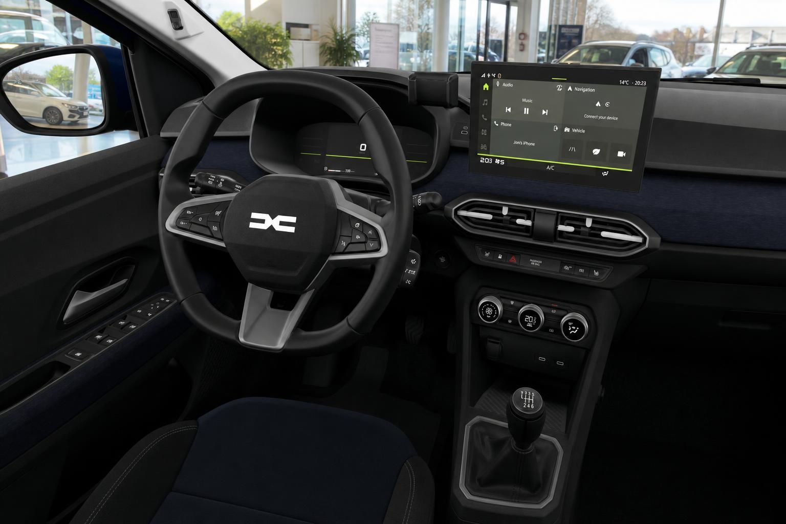 Dacia Sandero Innenraum mit Cockpit, Lenkrad und Touchscreen