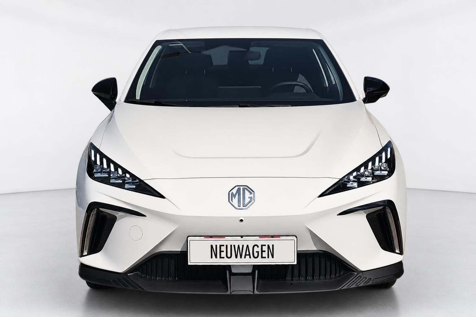 MG Neuwagen in Weiss, Frontansicht mit LED-Scheinwerfern