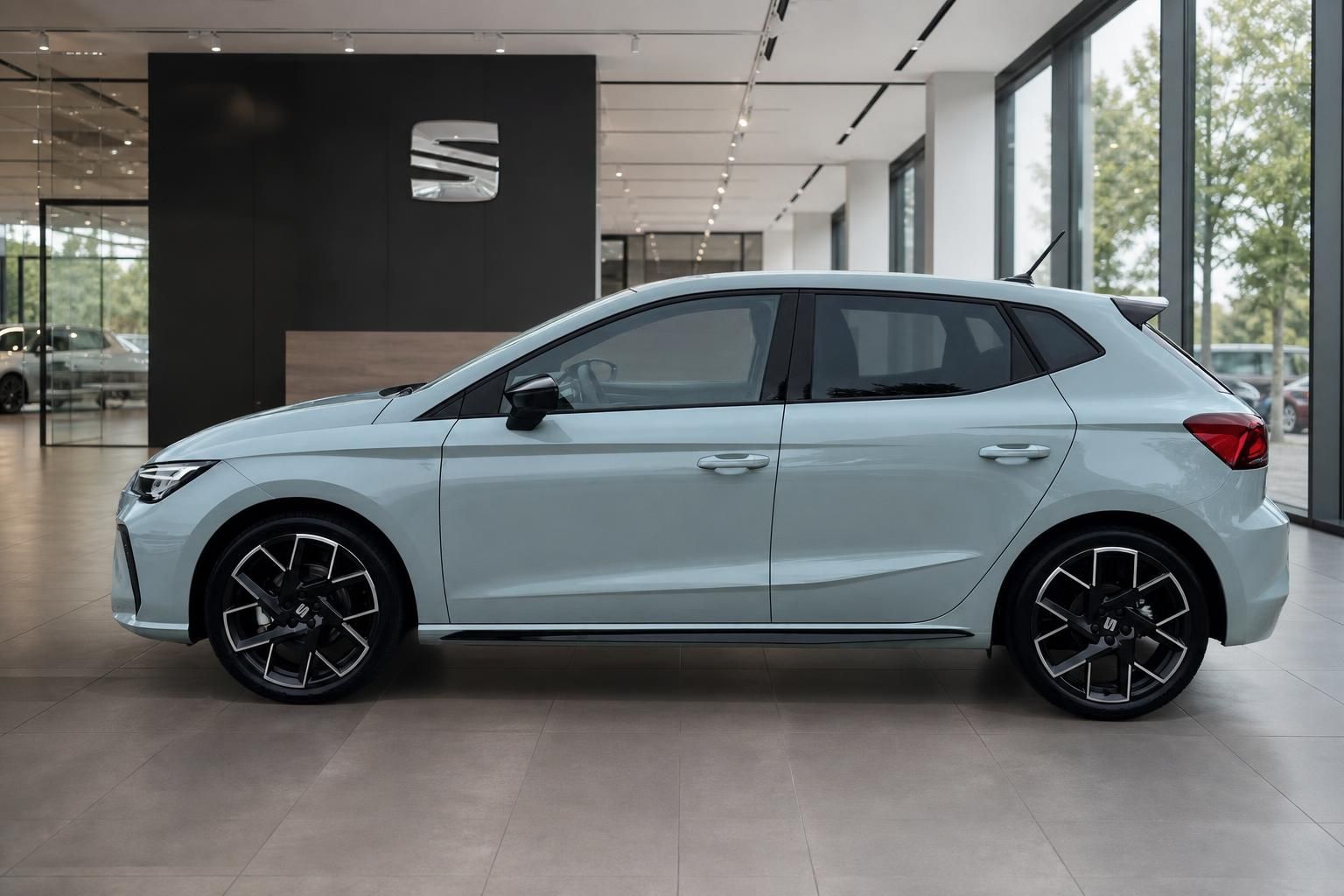 Seat Ibiza FR hellblau, Seitenansicht mit Leichtmetallfelgen