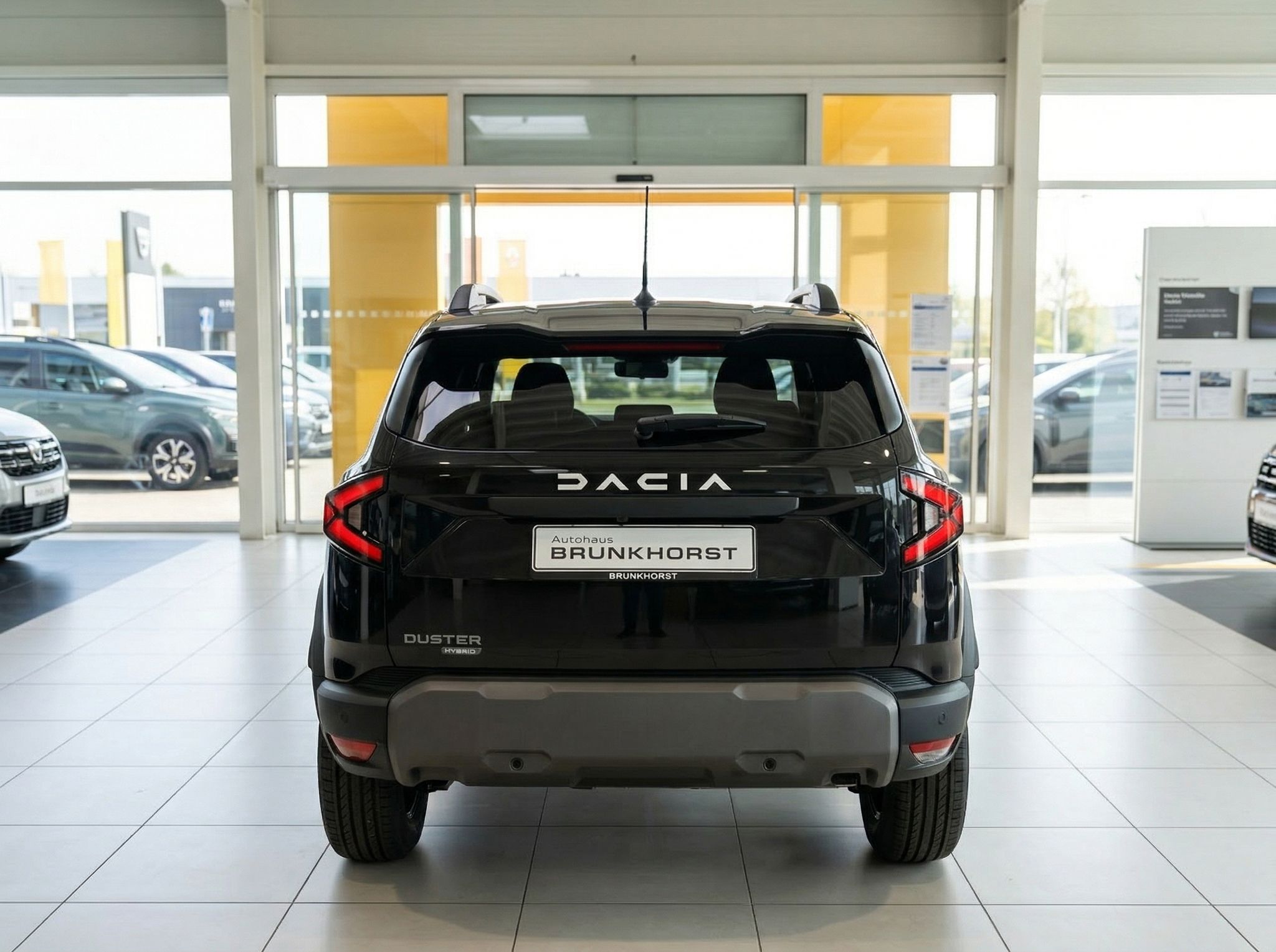 Dacia Duster Heckansicht schwarz - Rücklichter und Modellschriftzug im Autohaus