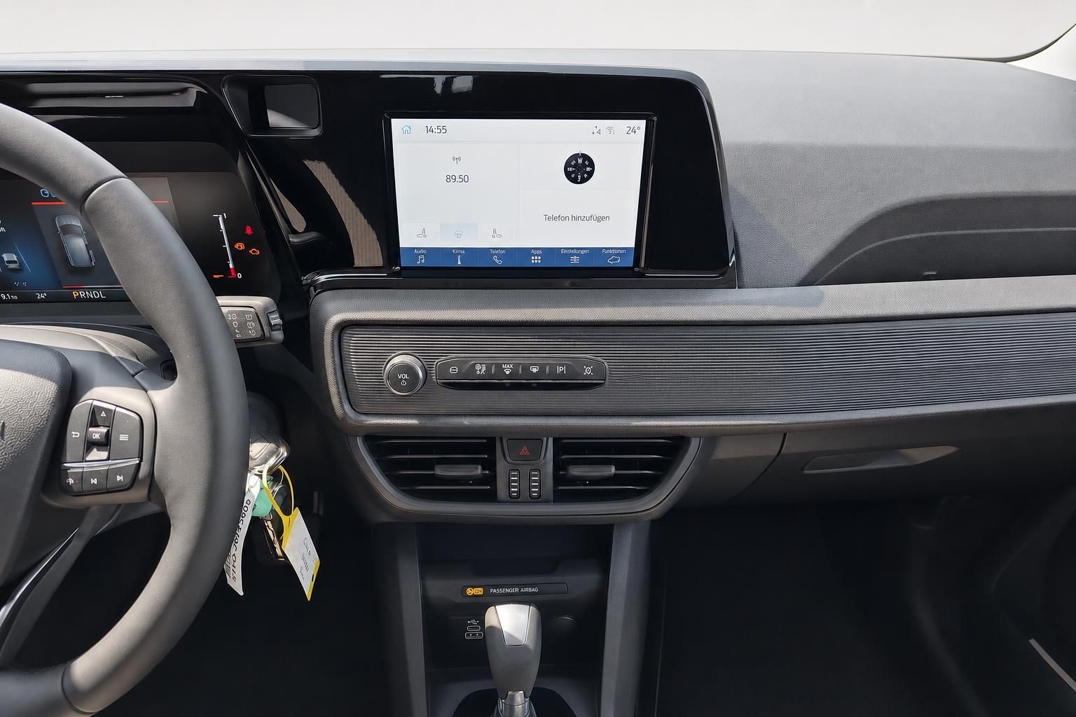 Nahaufnahme Infotainment-Display und Mittelkonsole im Ford