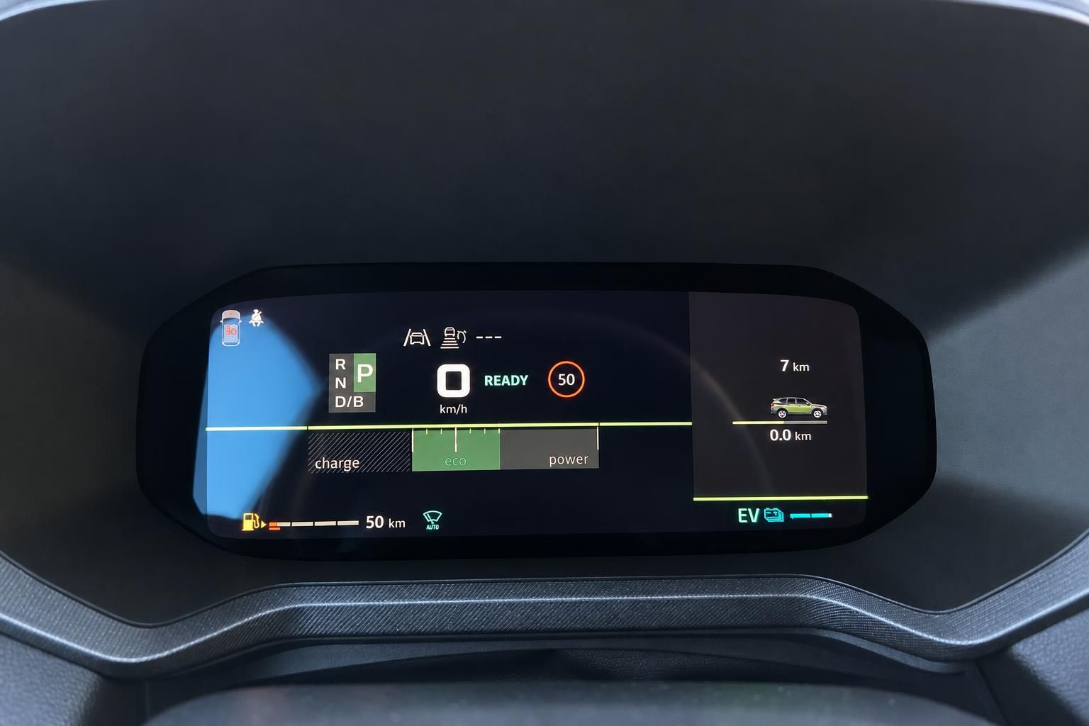 Digitales Kombiinstrument Elektrofahrzeug mit Ladeanzeige und Reichweitenanzeige