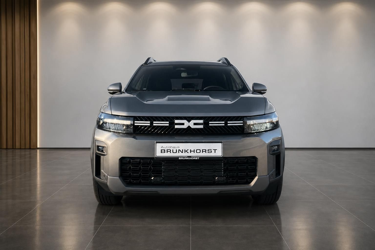 Dacia Bigster SUV Frontansicht mit LED-Scheinwerfern und markanter Kühlergrill