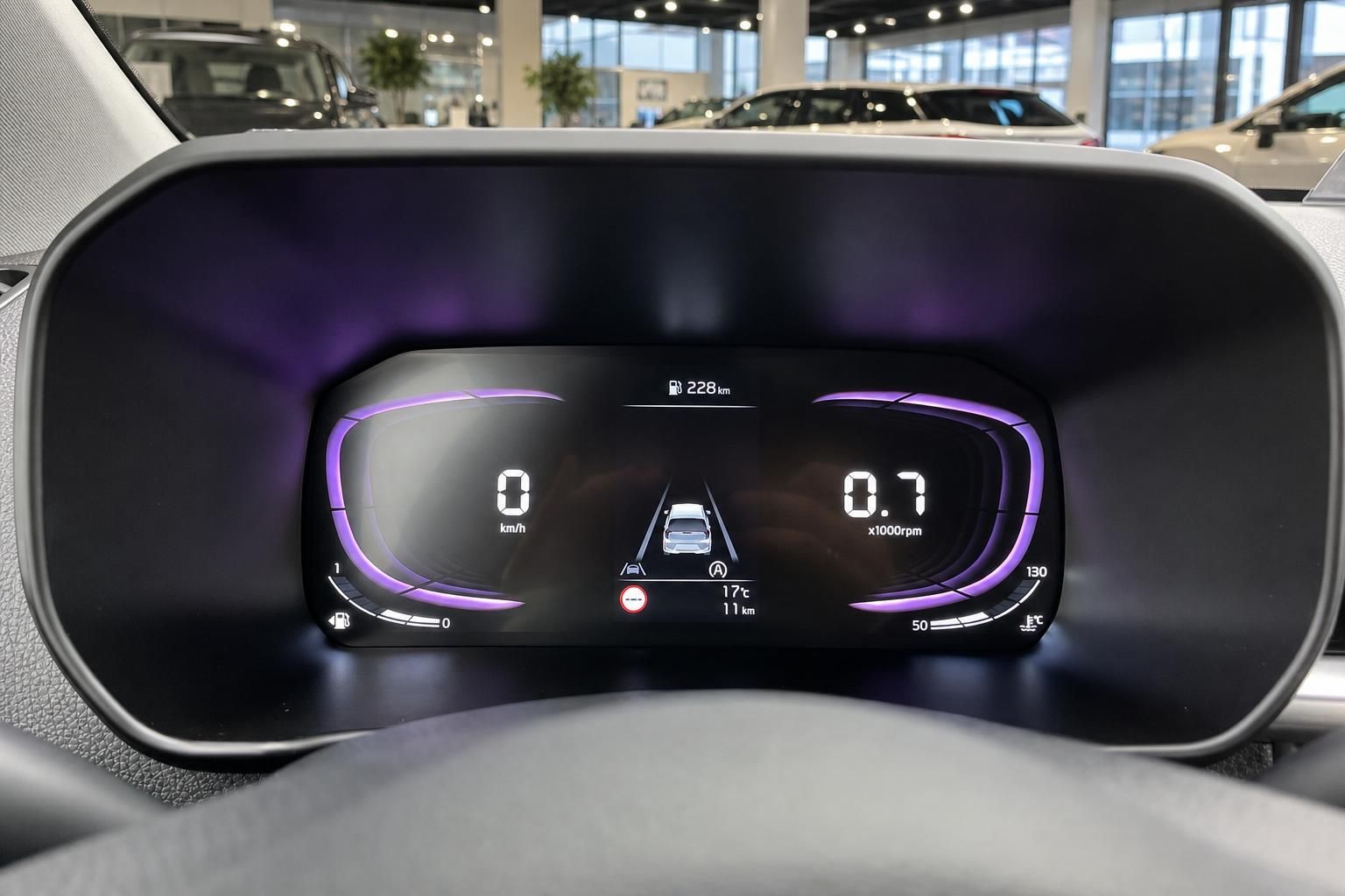 Kia digitales Kombiinstrument mit Tacho und Fahrassistenzanzeige