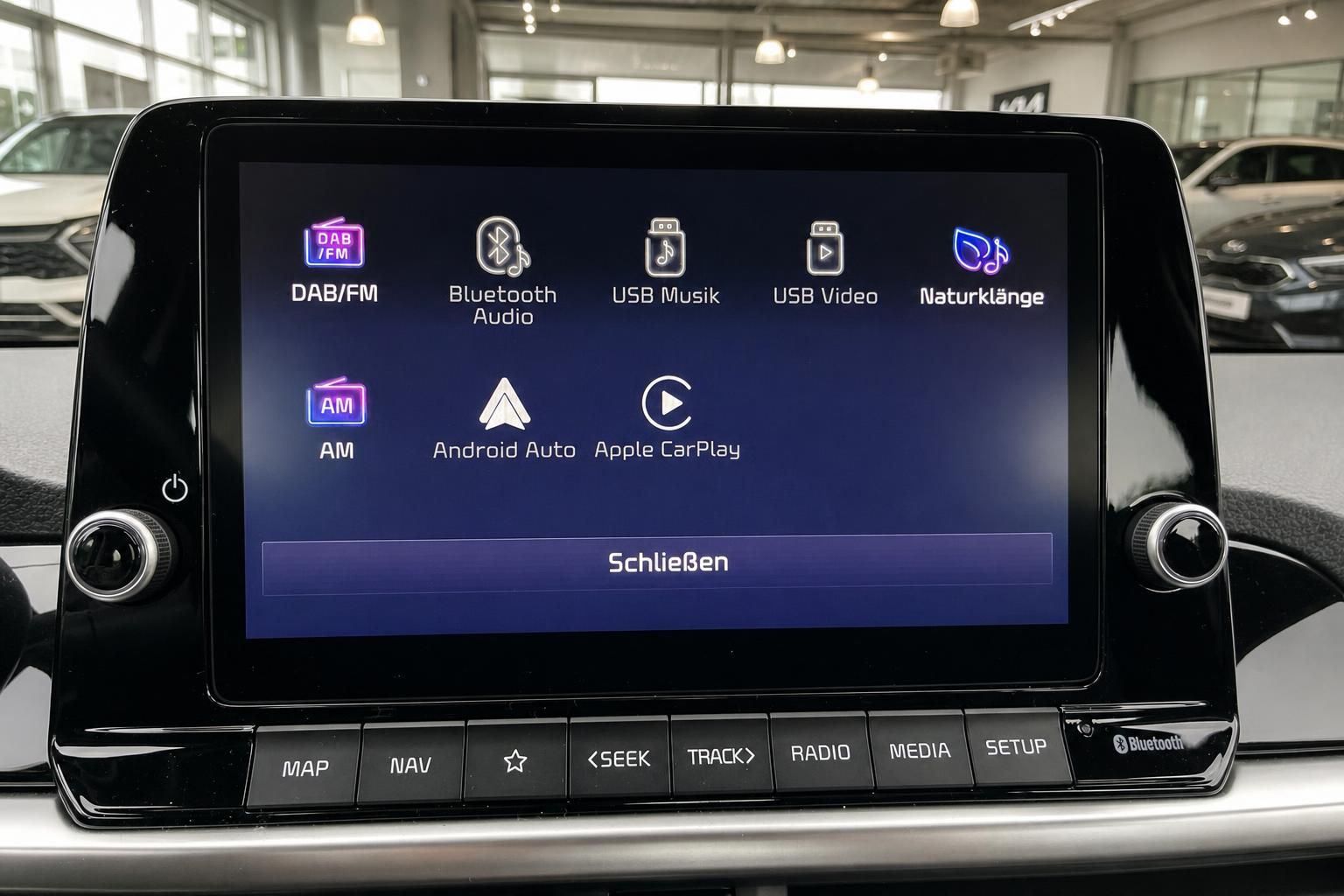 Kia Infotainment Touchscreen mit Bluetooth, Apple CarPlay und Android Auto
