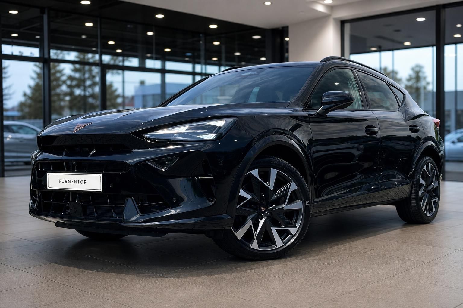 Cupra Formentor schwarz metallic, Frontansicht im Autohaus