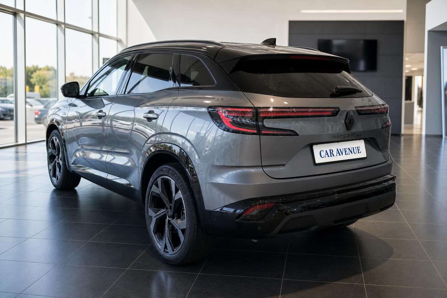 Renault Austral grau, Heckansicht mit Kennzeichenhalter Car Avenue