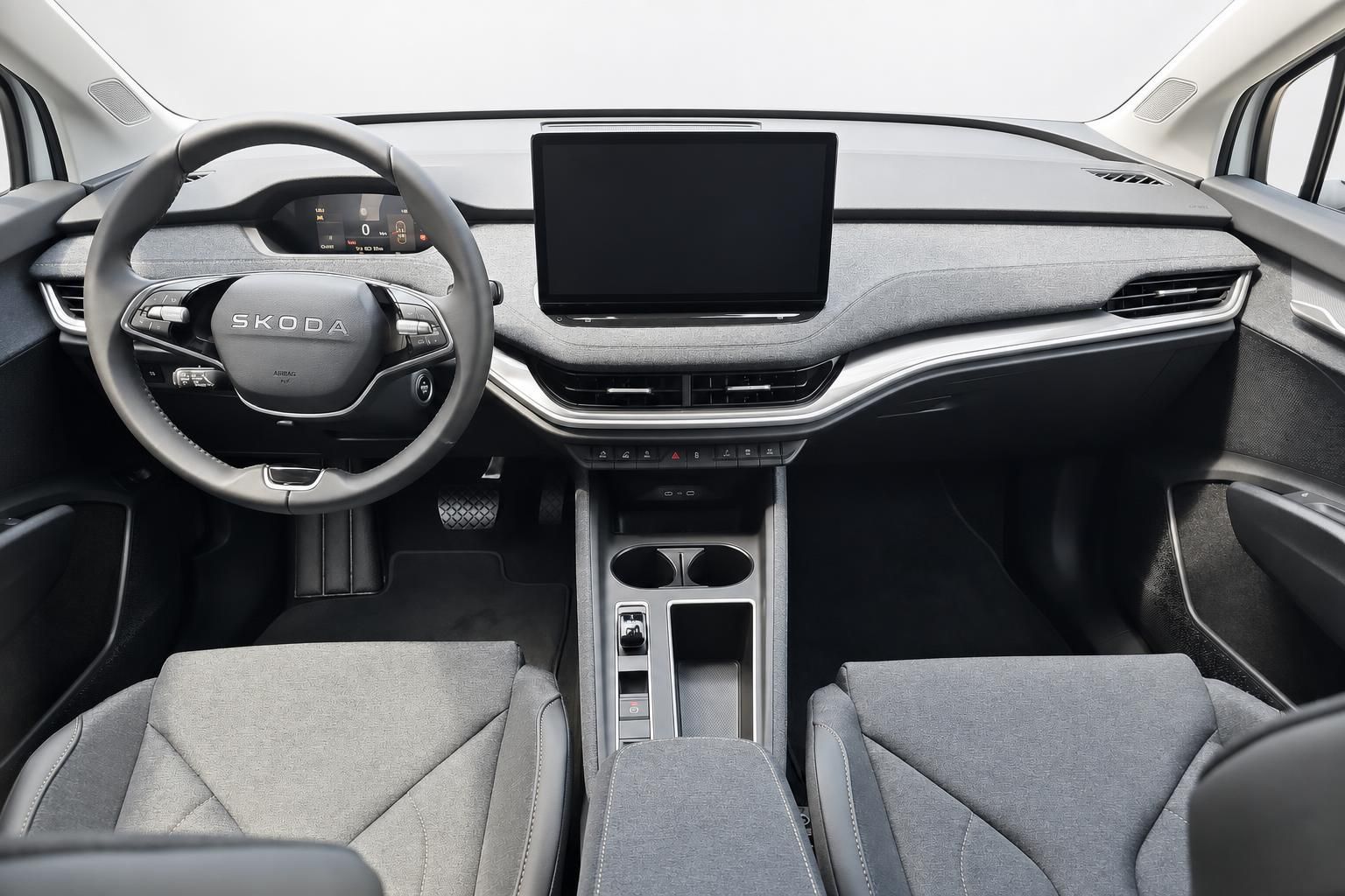 Skoda Cockpit mit Lenkrad, Touchscreen und Mittelkonsole im Detail