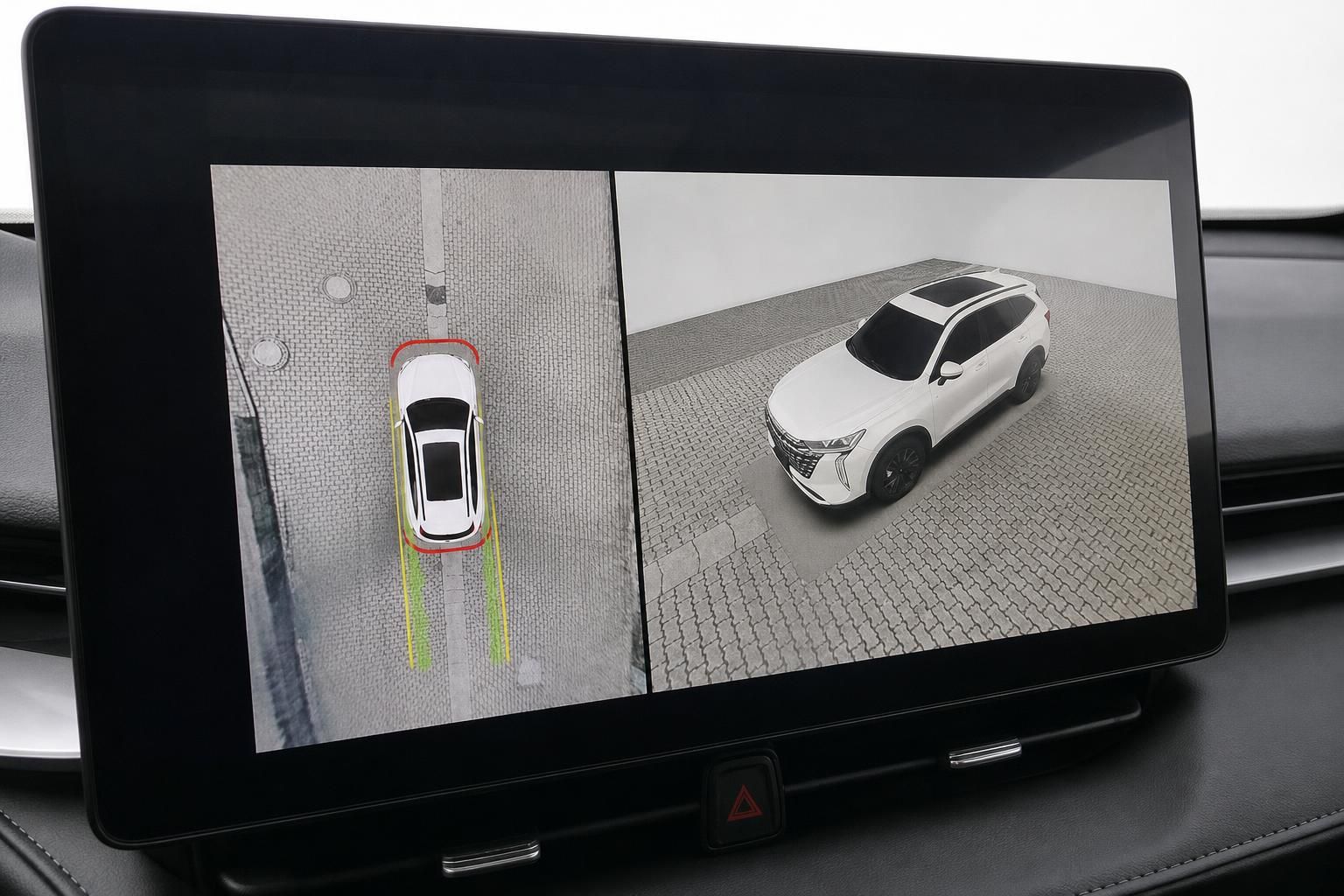 SUV Touchscreen mit 360-Grad-Kamera und Vogelperspektive Parksystem