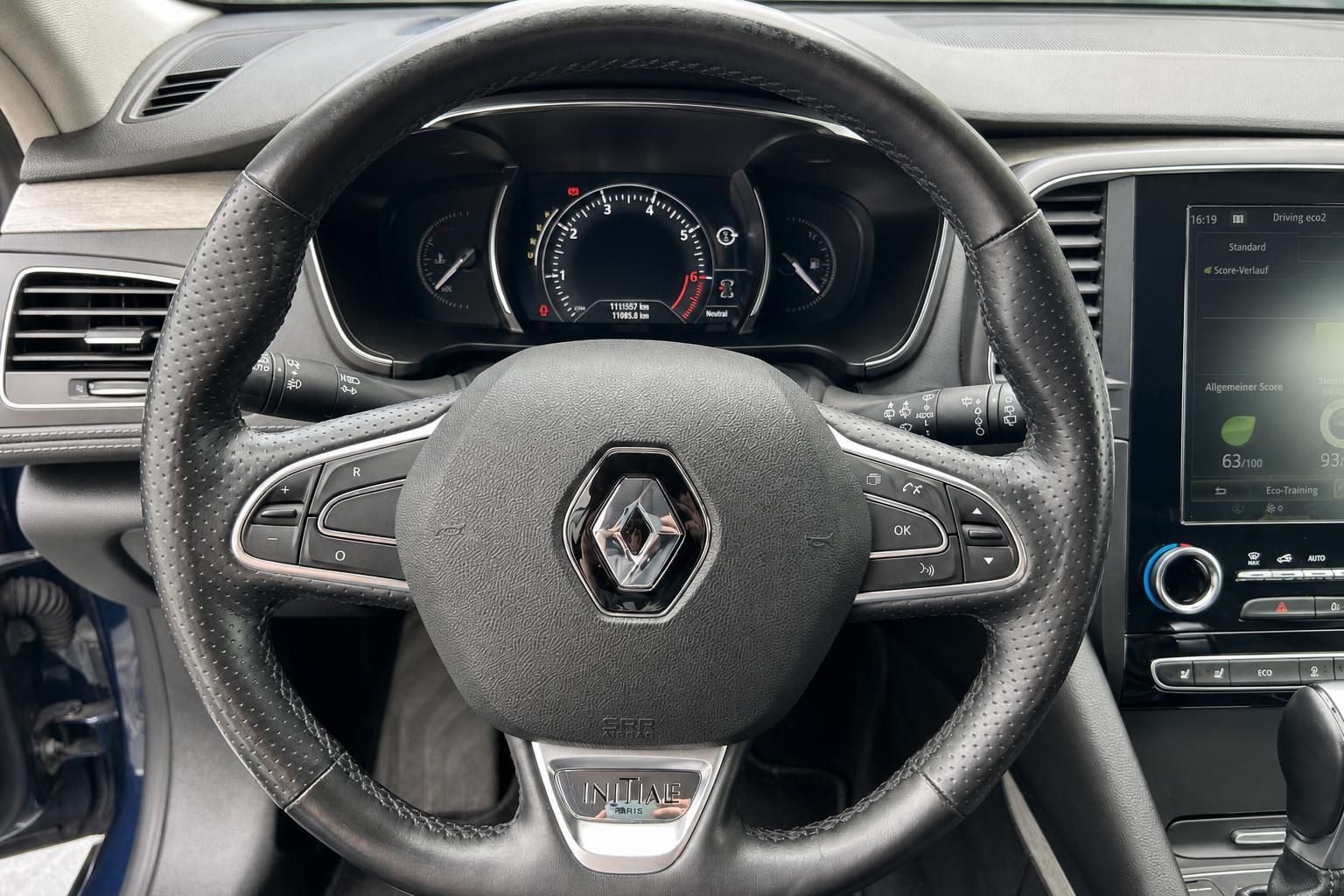 Renault Initiale Paris Lenkrad mit Tachoanzeige und Bordcomputer
