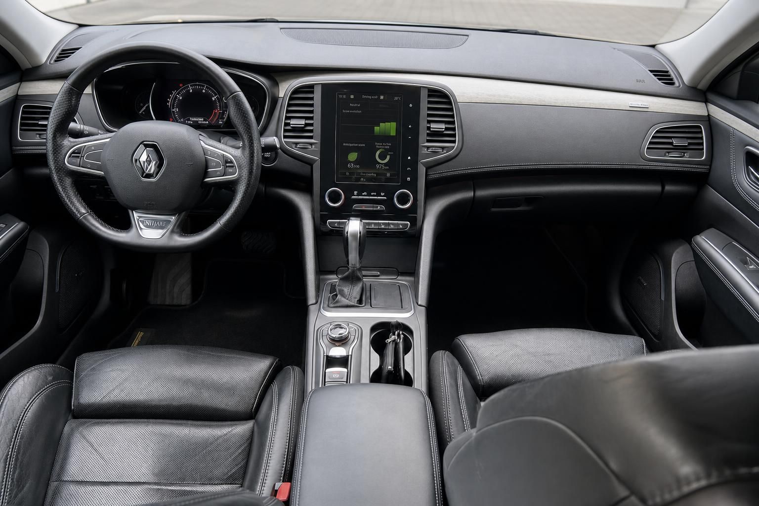 Renault Talisman Innenraum mit Lederausstattung und Touchscreen