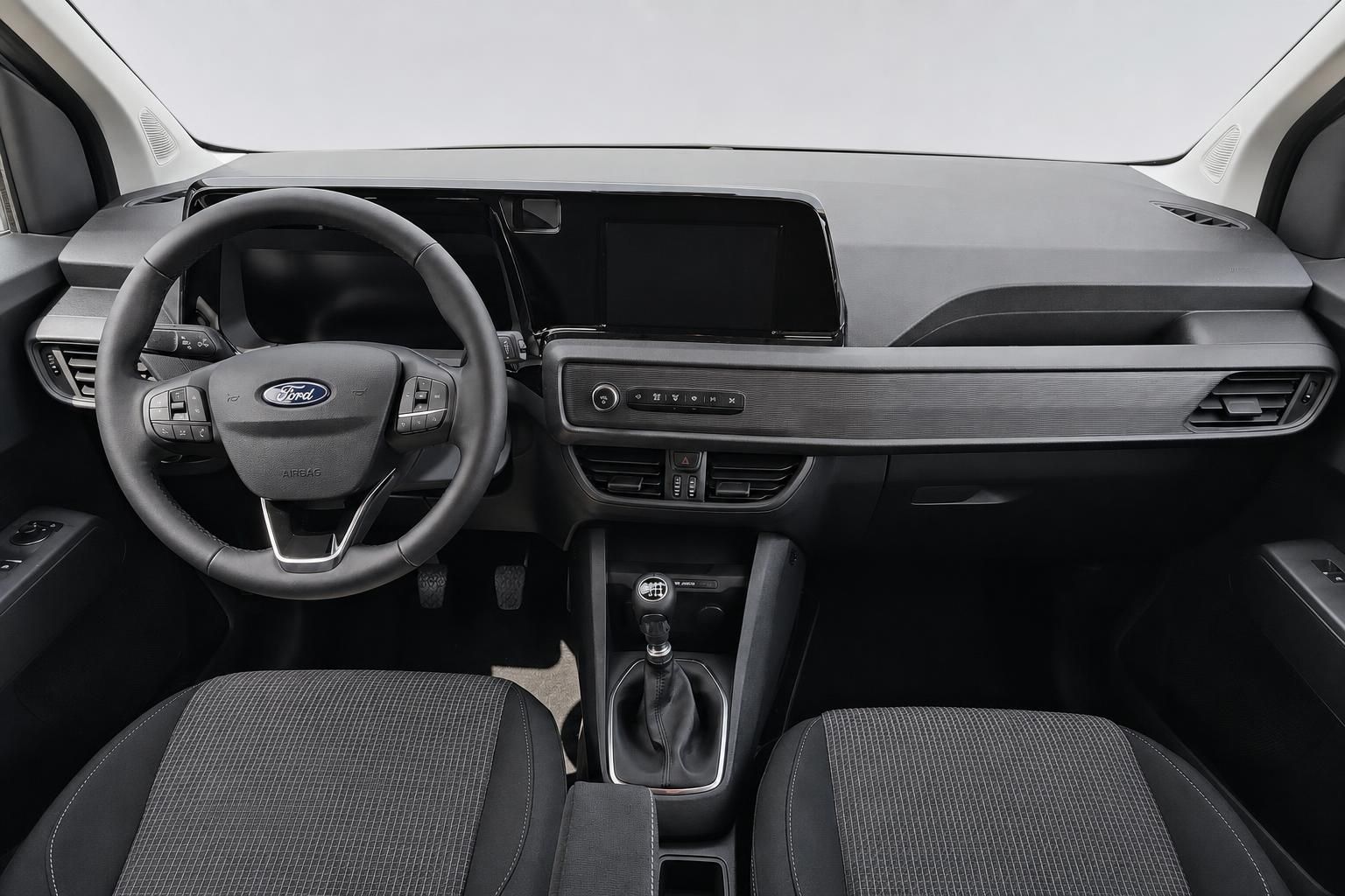 Ford Innenraum mit Lenkrad, Cockpit und Infotainment-Display