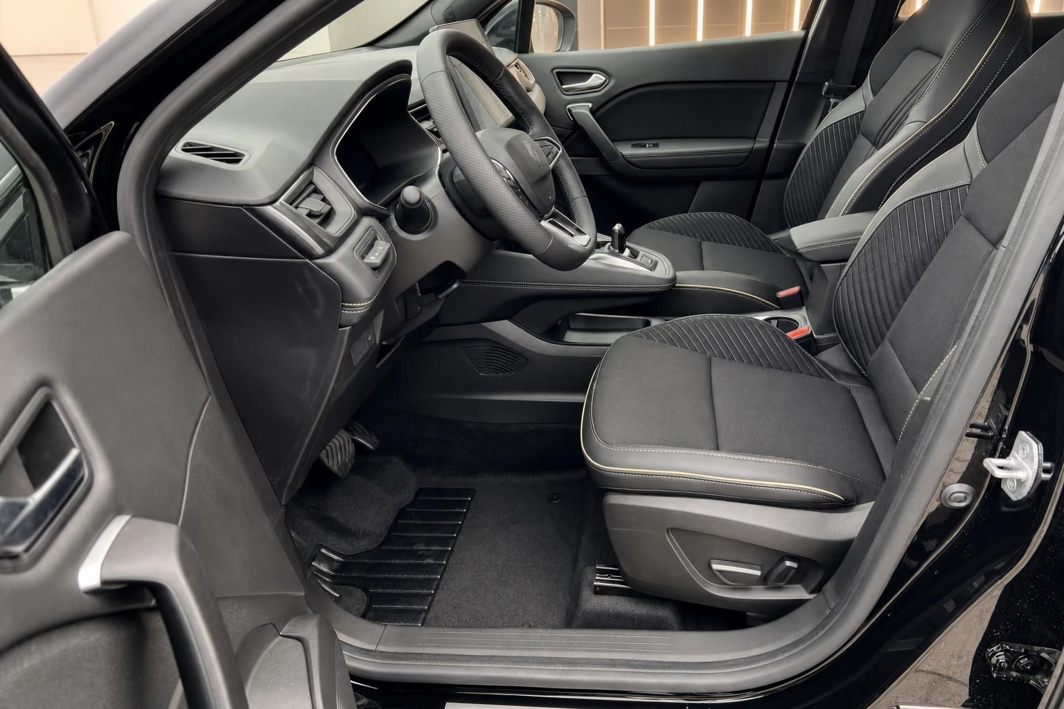 Renault Symbioz Innenraum Fahrersitz und Cockpit Detailansicht