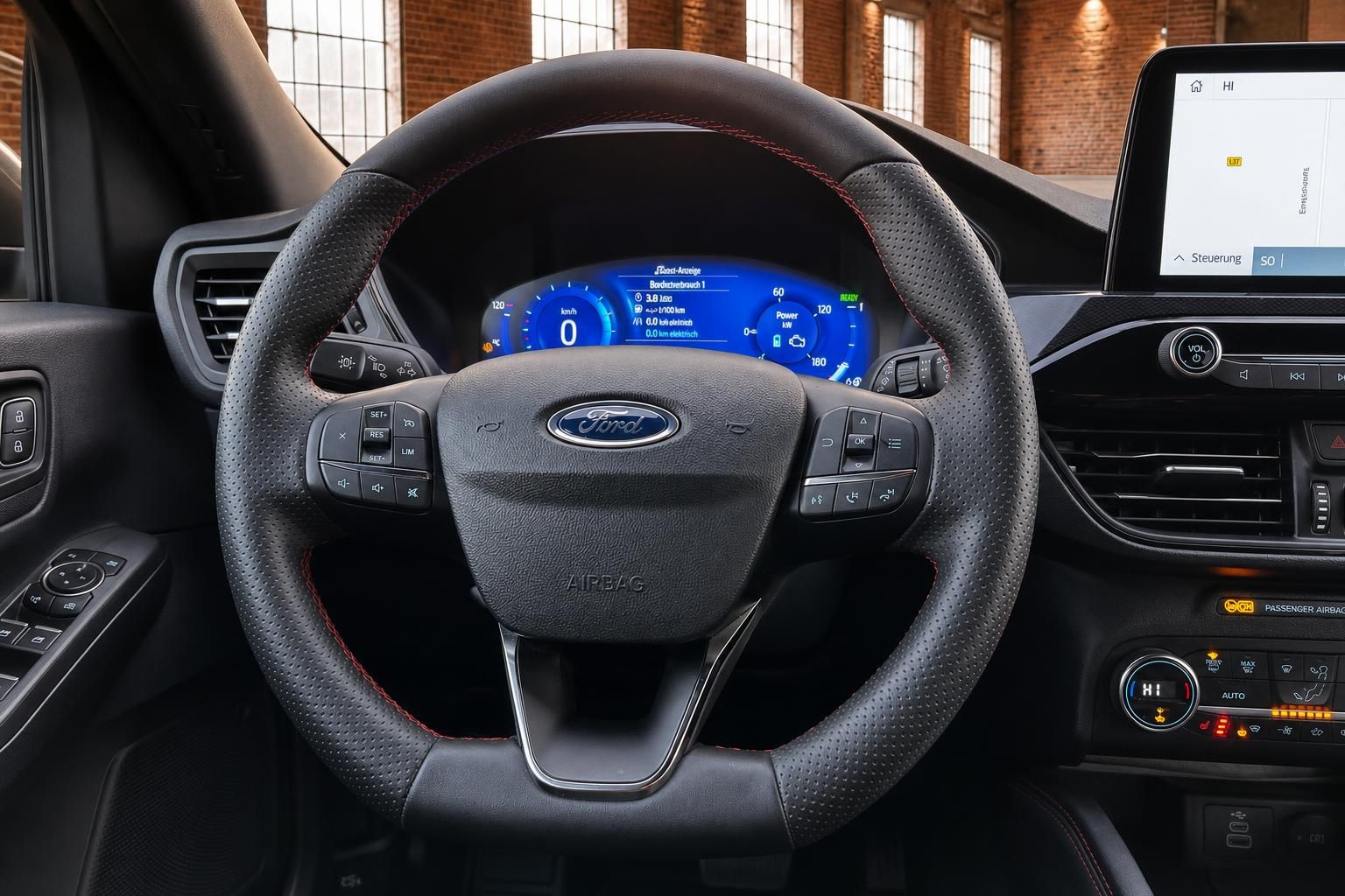 Ford Lenkrad mit Multifunktionstasten und digitalem Tacho