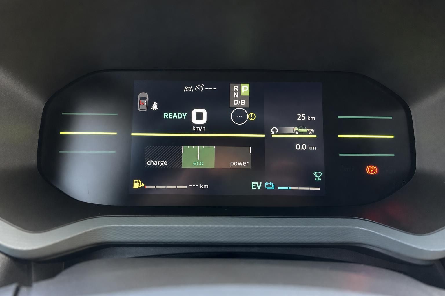 Digitales Kombiinstrument mit Elektrofahrzeug-Anzeigen und Batteriestand