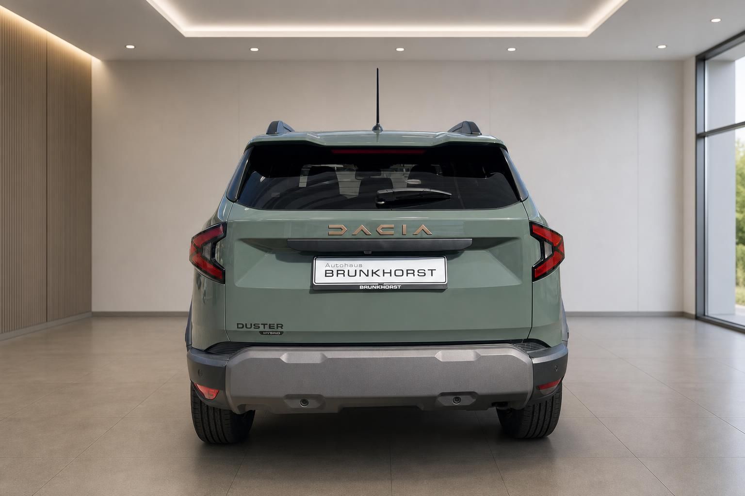 Dacia Duster Heckansicht in grün im Autohaus Brunkhorst