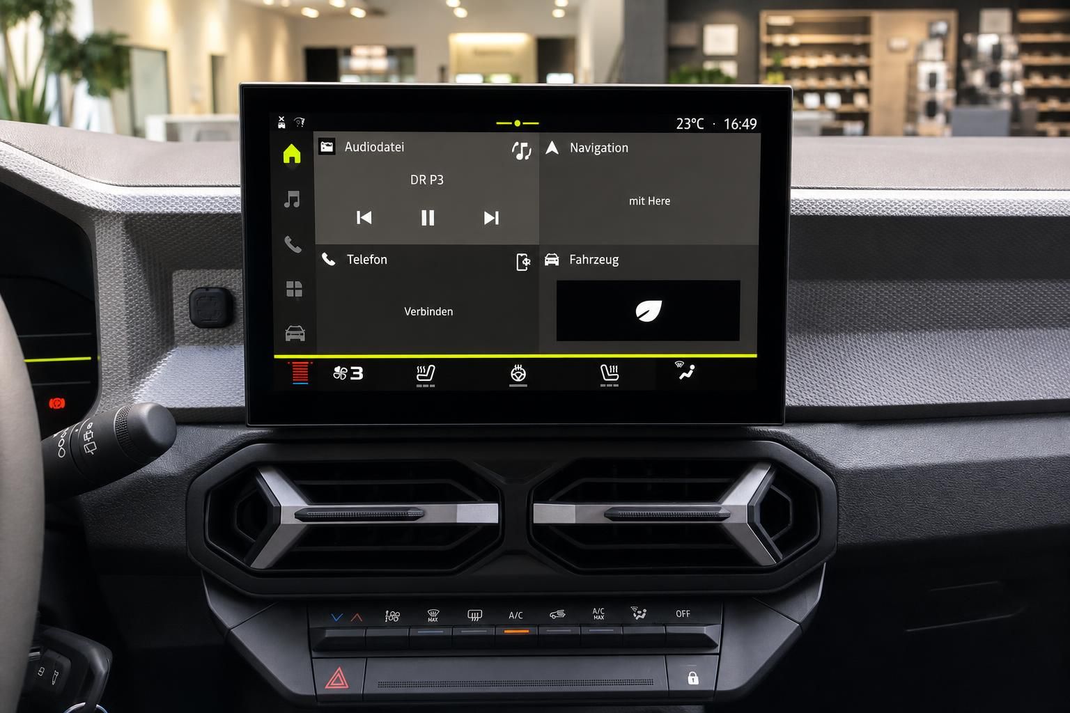 Infotainment-Bildschirm und Mittelkonsole im Fahrzeug