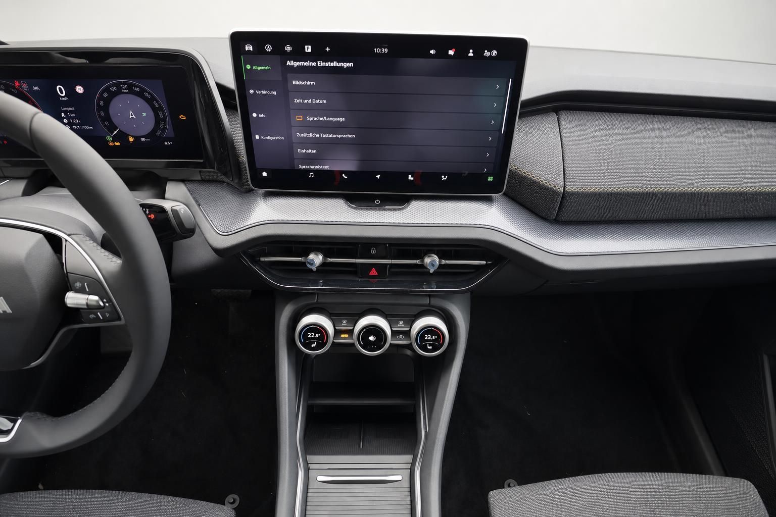 Skoda Mittelkonsole mit Infotainment-Bildschirm und Klimabedienung