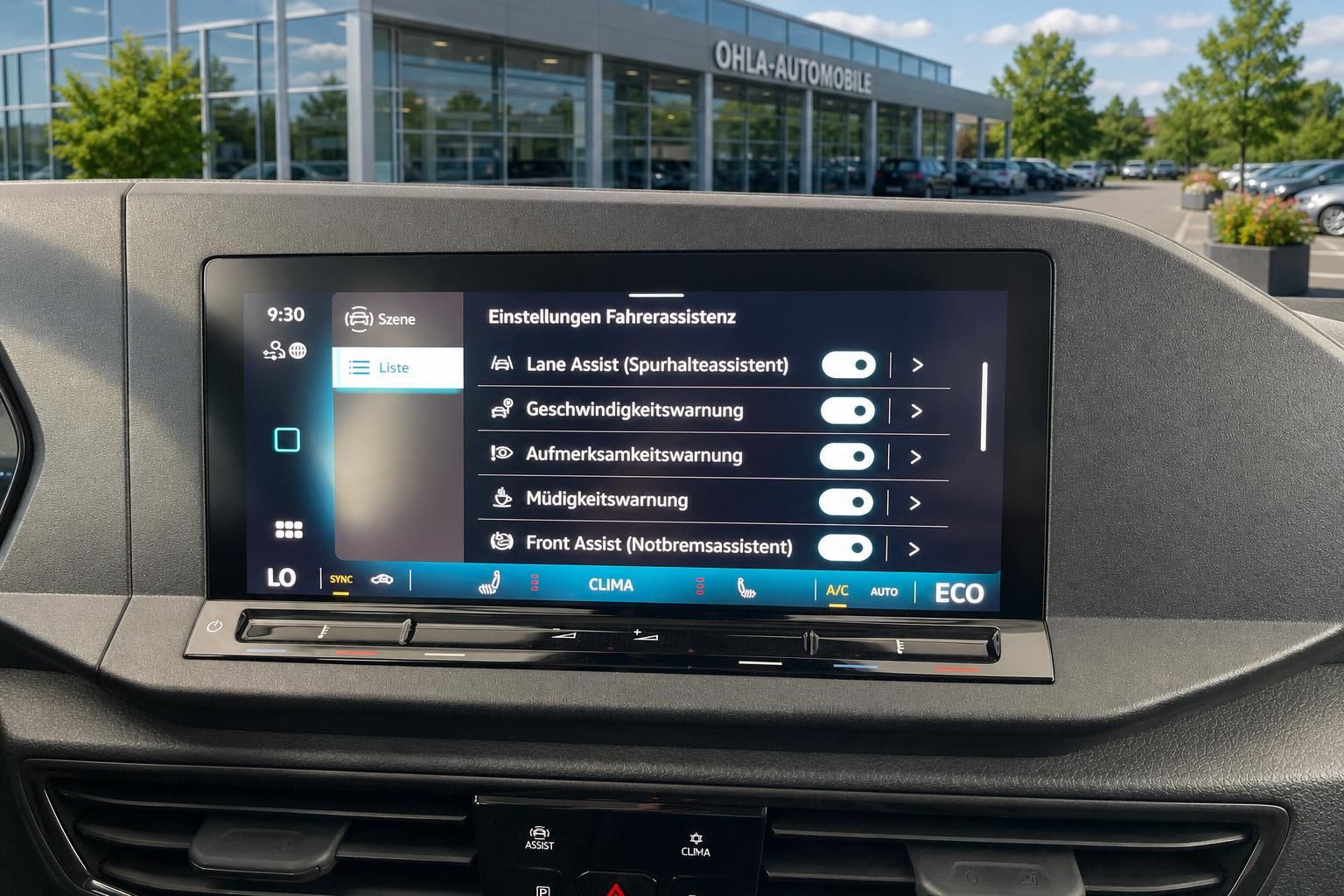 VW Touchscreen mit Einstellungen der Fahrerassistenzsysteme