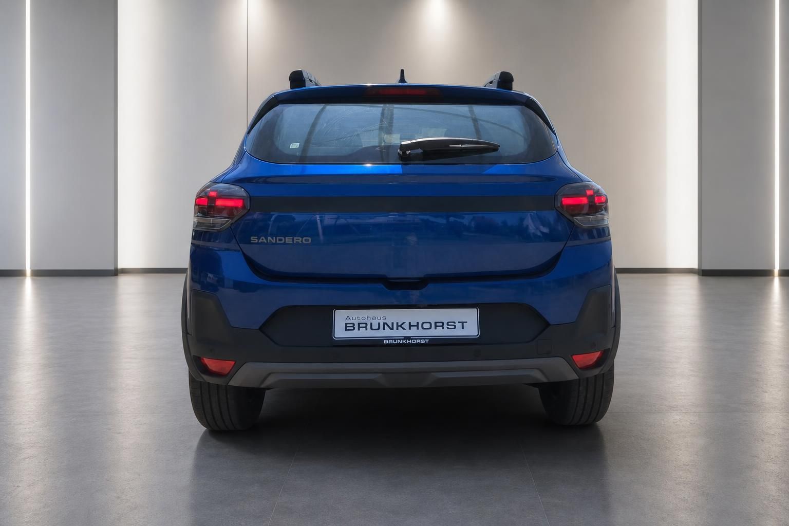 Dacia Sandero blau Heckansicht im Autohaus Brunkhorst