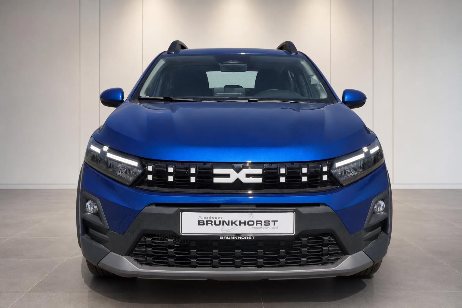 Dacia Sandero Stepway blau Frontansicht im Autohaus Brunkhorst