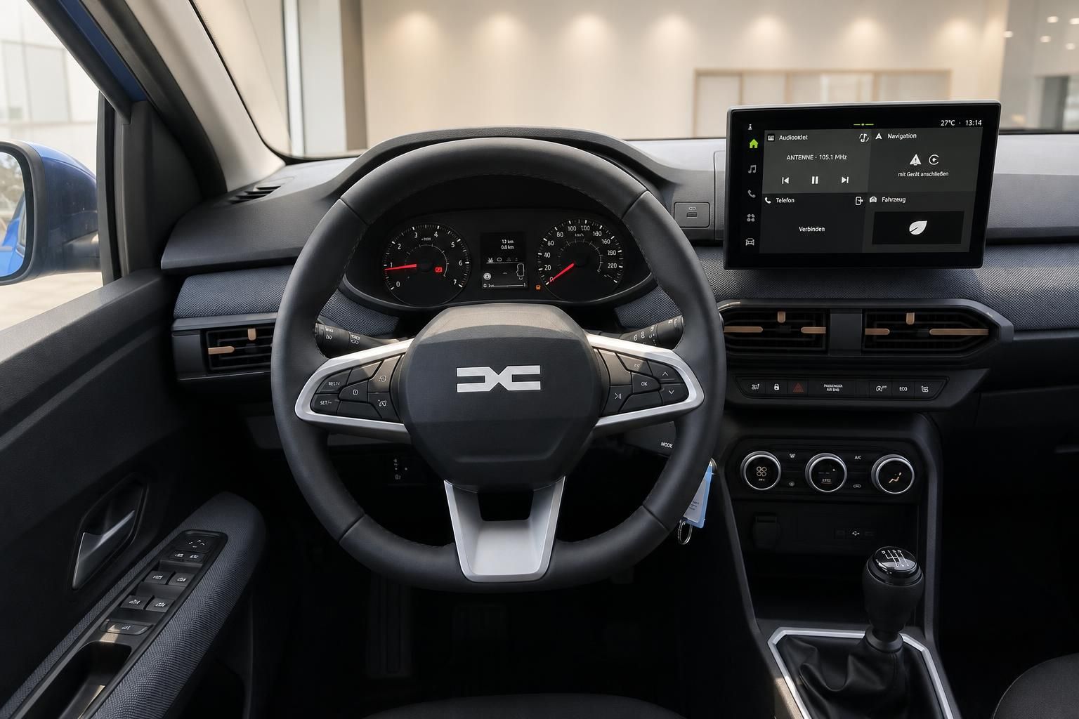 Dacia Cockpit mit Lenkrad, Tacho und Infotainment-Display