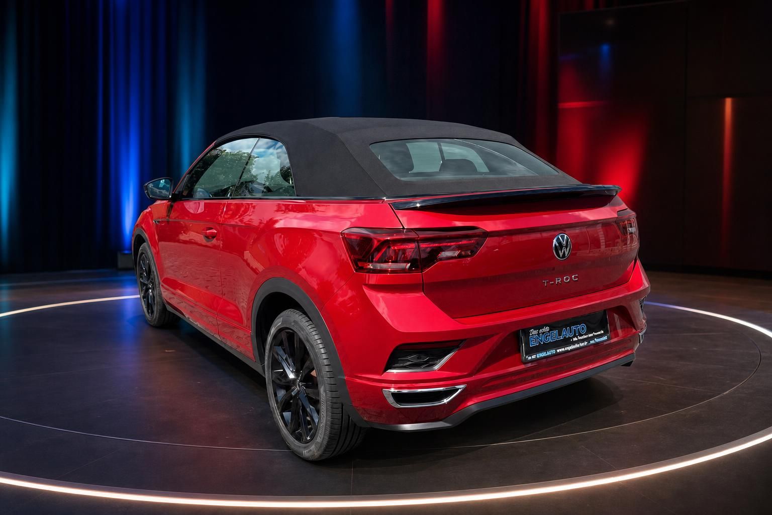VW T-Roc Cabriolet rot Heckansicht mit geschlossenem Verdeck