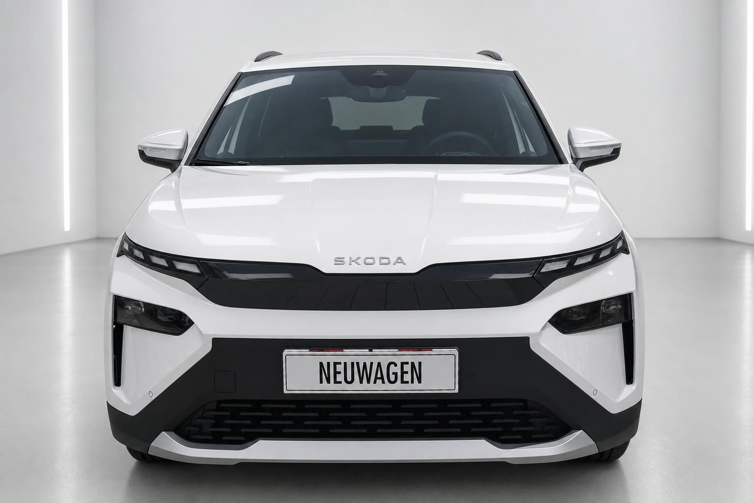 Skoda Neuwagen weiß Frontansicht im Studio
