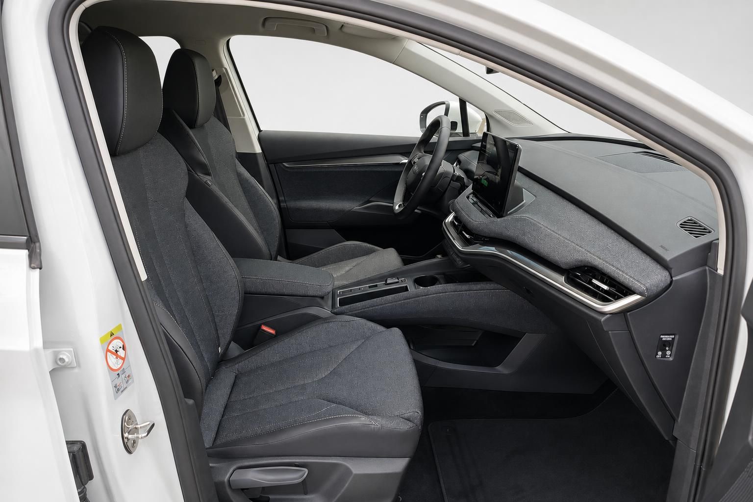 Skoda Innenraum Vordersitze und Armaturenbrett Detail