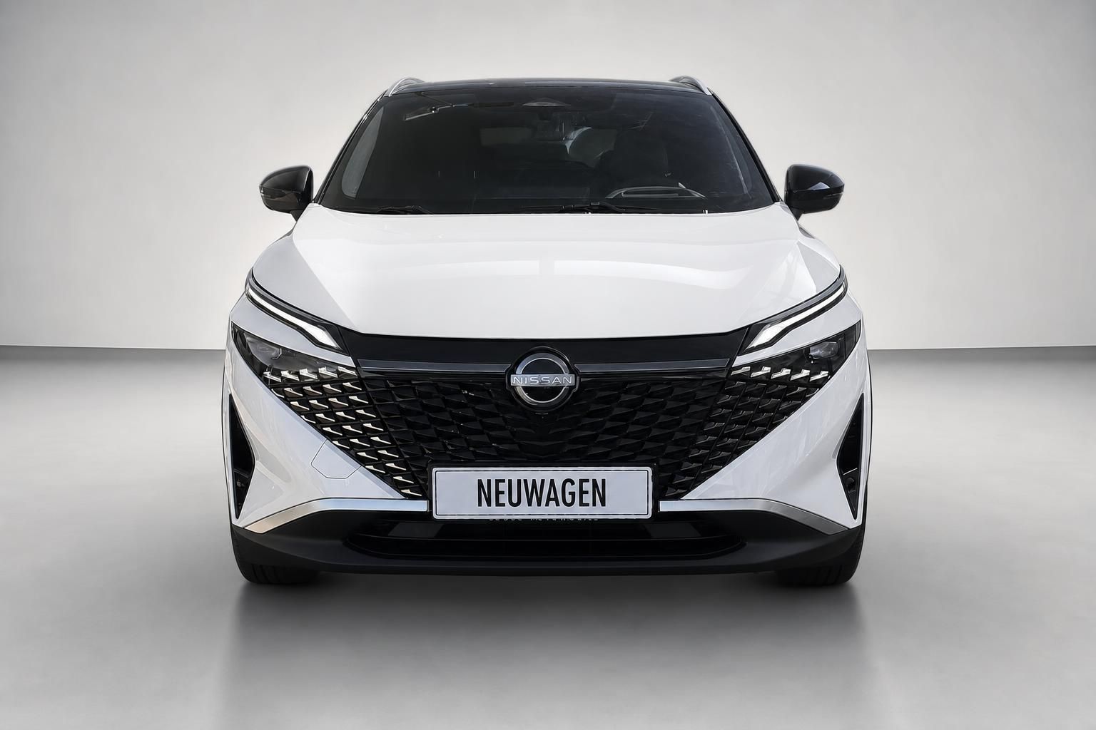 Nissan Qashqai weiß, Frontansicht mit Kennzeichen Neuwagen