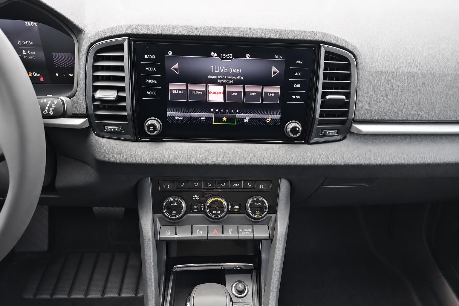 Skoda Karoq Mittelkonsole mit Touchscreen und Klimabedienung
