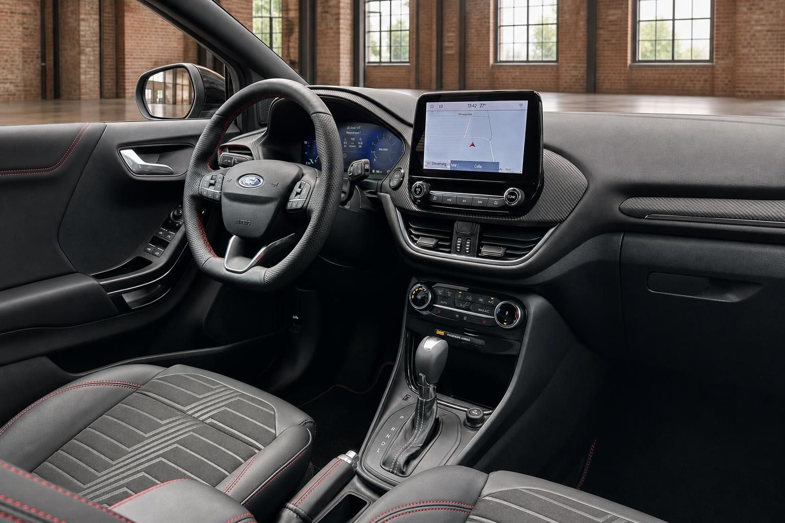 Ford Fiesta Cockpit mit Navigationssystem, Lenkrad und Mittelkonsole im Detail