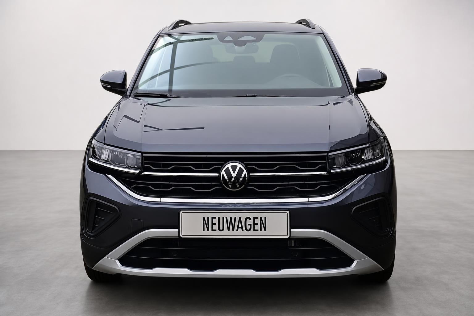VW T-Cross SUV in Grau-Blau, Frontansicht im Studio