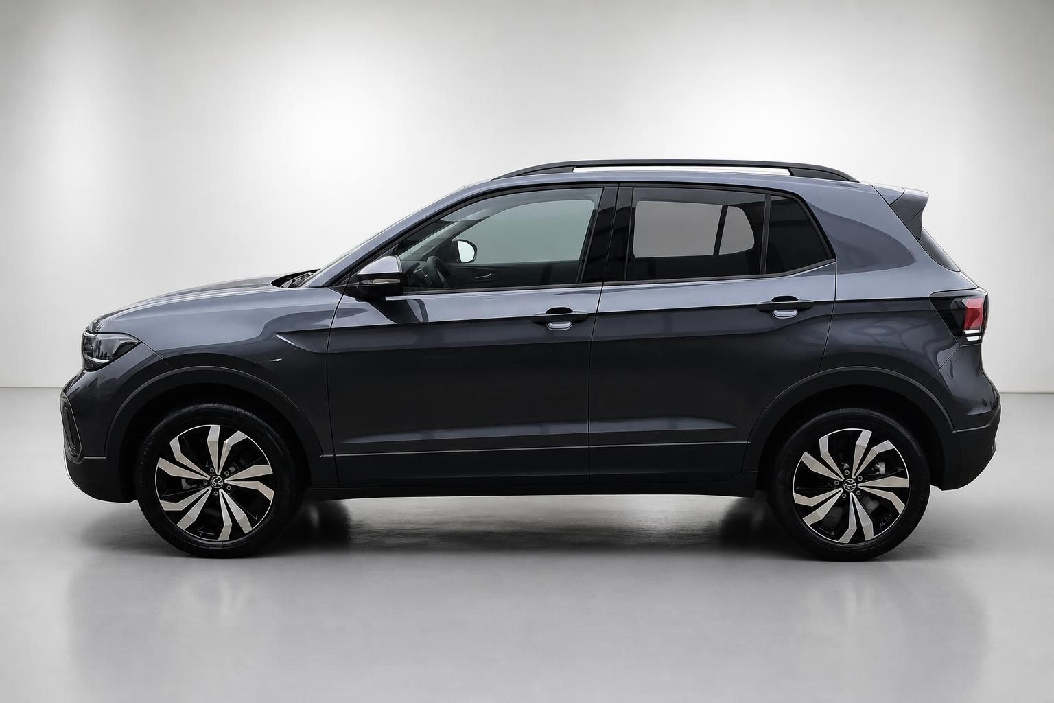 VW T-Cross SUV grau, Seitenansicht im Fotostudio