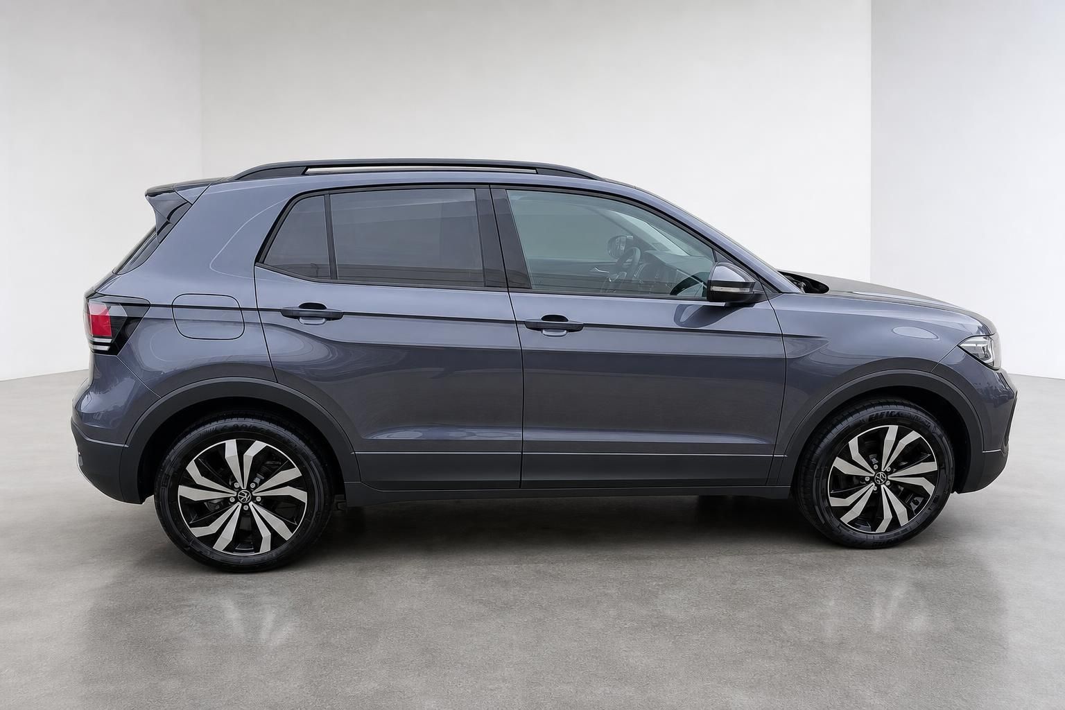 VW T-Cross grau Seitenansicht Neuwagen SUV im Studio