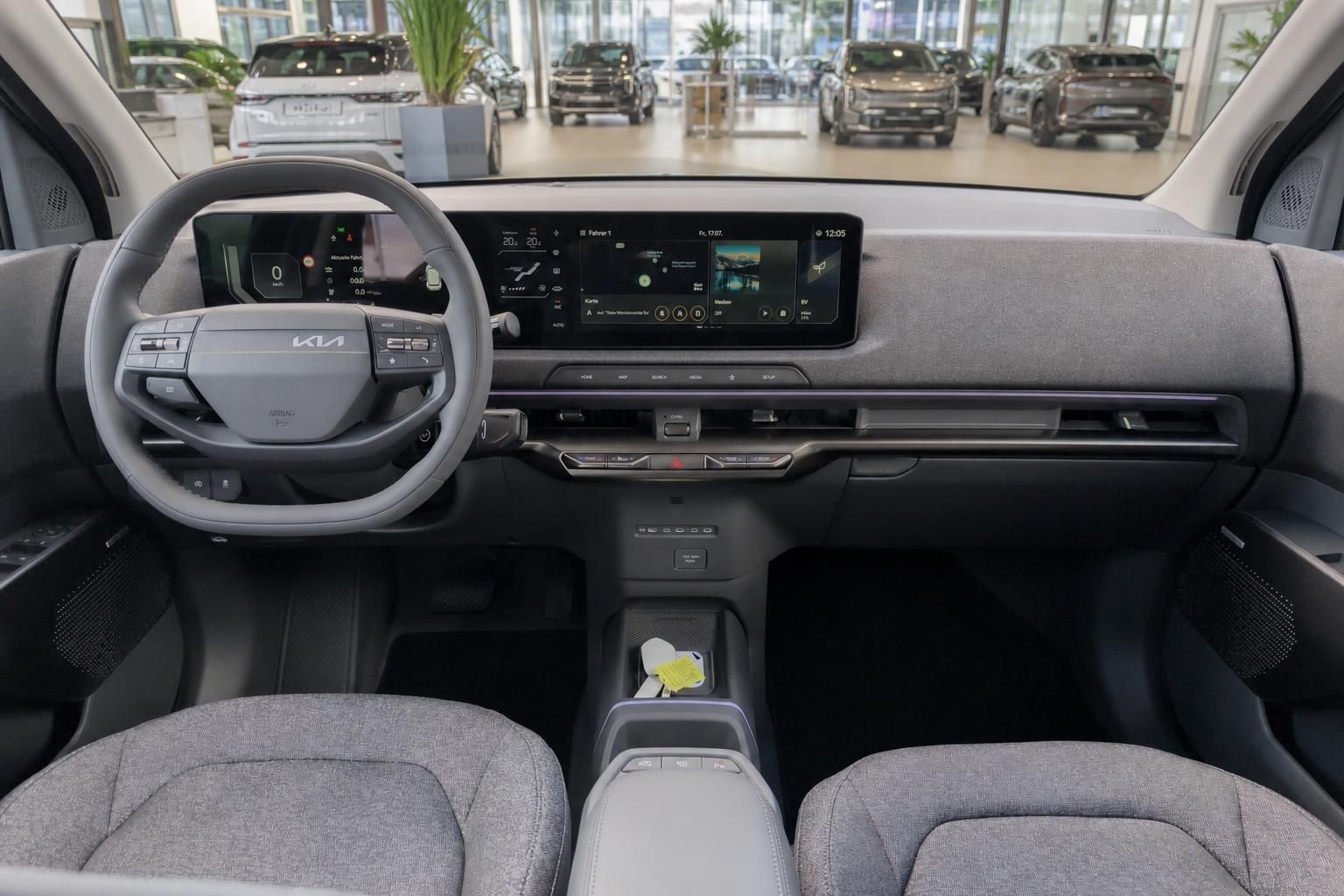 Cockpit und Armaturenbrett mit Touchscreen im neuen Kia Elektroauto