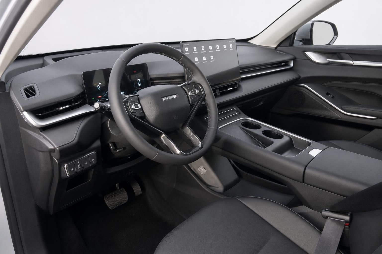 Haval SUV Cockpit mit Lenkrad, digitalem Kombiinstrument und großem Touchscreen-Infotainment